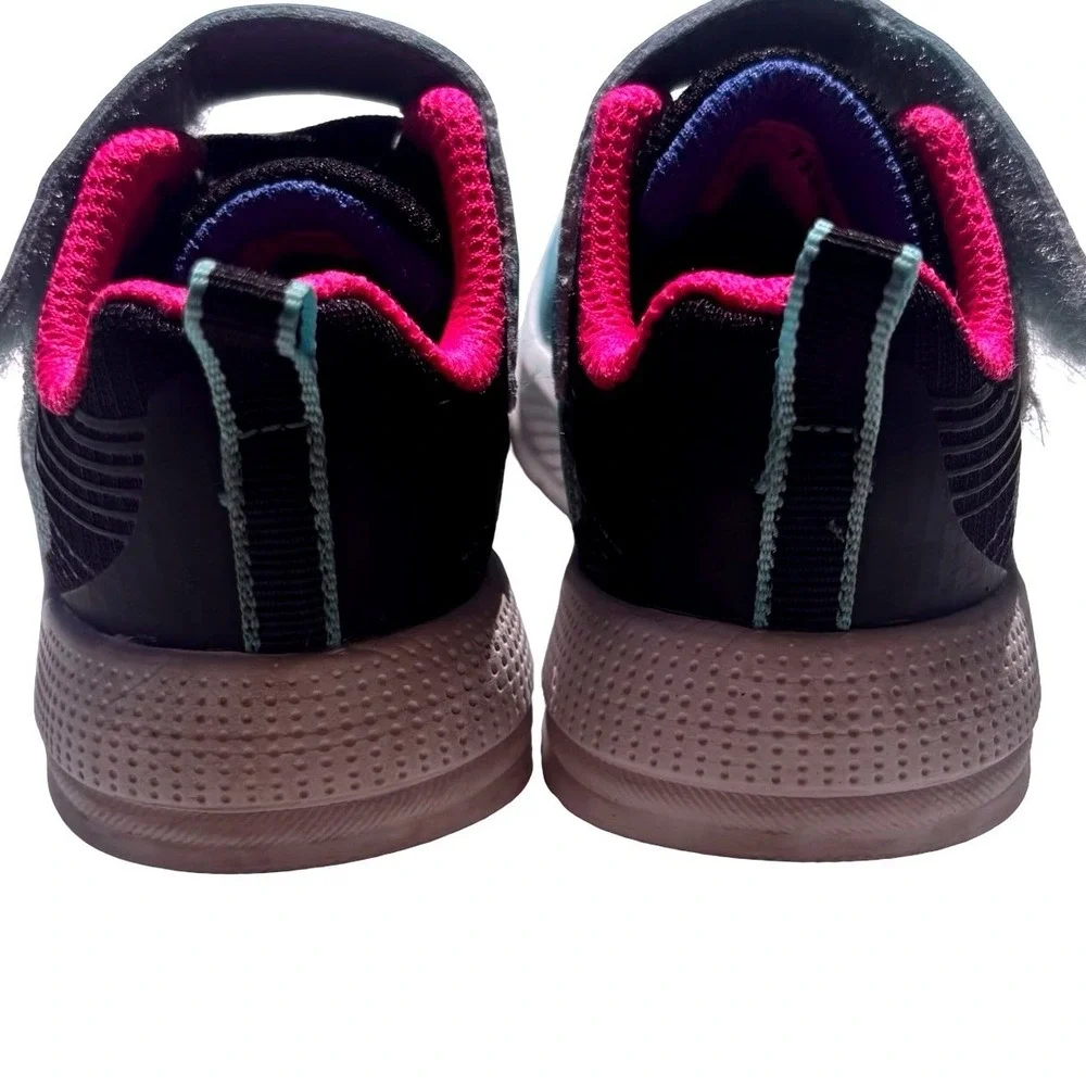 Skechers these sneakers